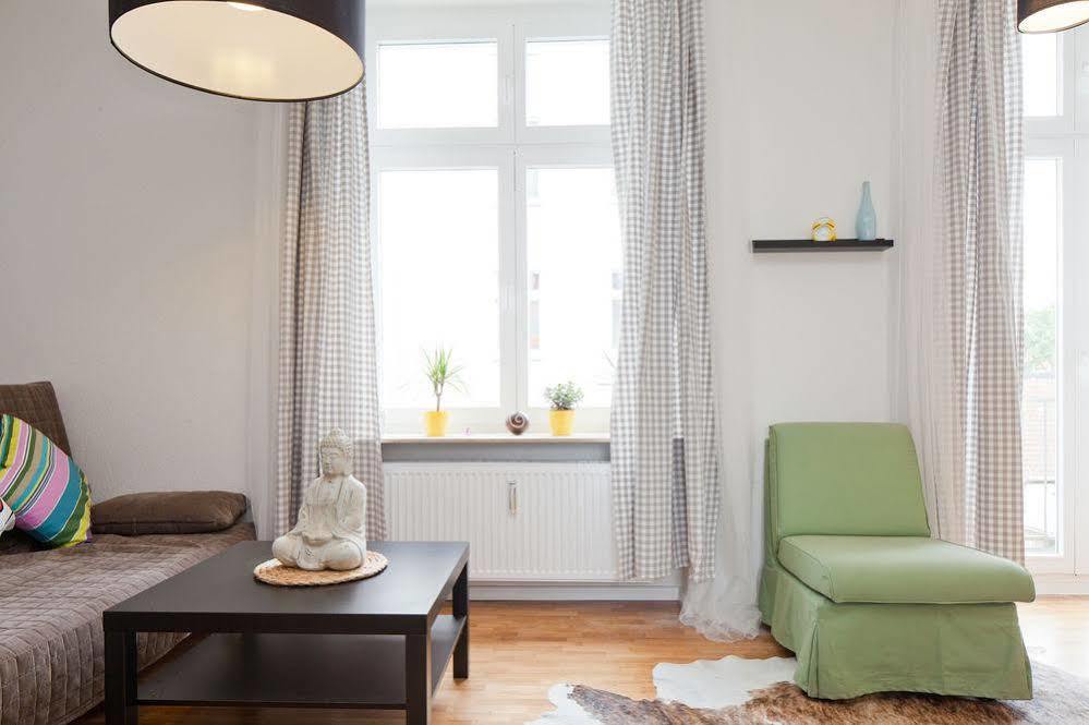 Apartment Uthman Berlin-Neukoelln Exterior photo